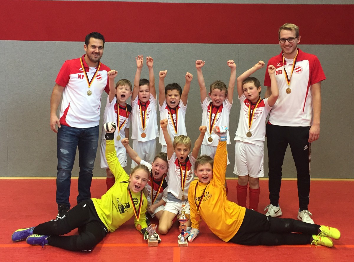 F- Jugend holt souverän Turniersieg in Treuen